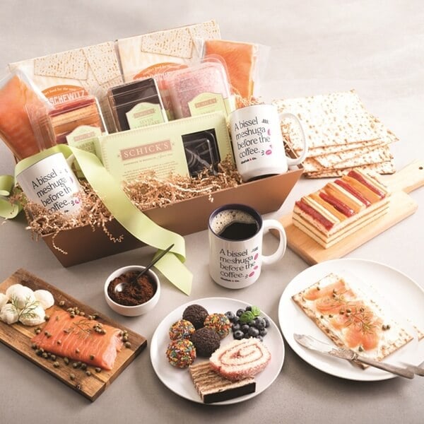 Lotta Lox & Matzah Brunch Basket Deluxe - Kosher for Passover